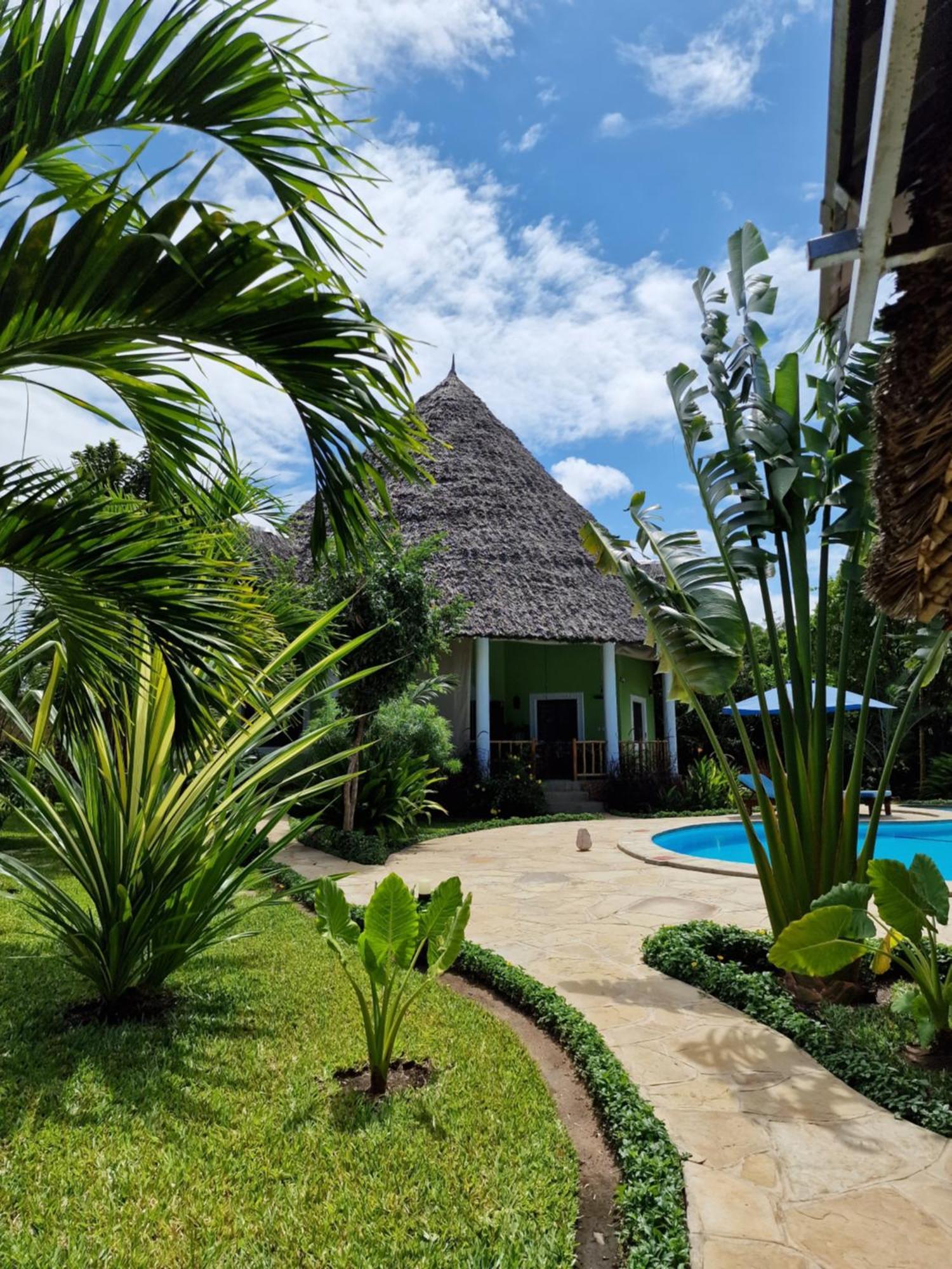 Paradiesische Villa Maisha Mazuri Mit Pool. Terrasse Und Personal Diani Beach Dış mekan fotoğraf