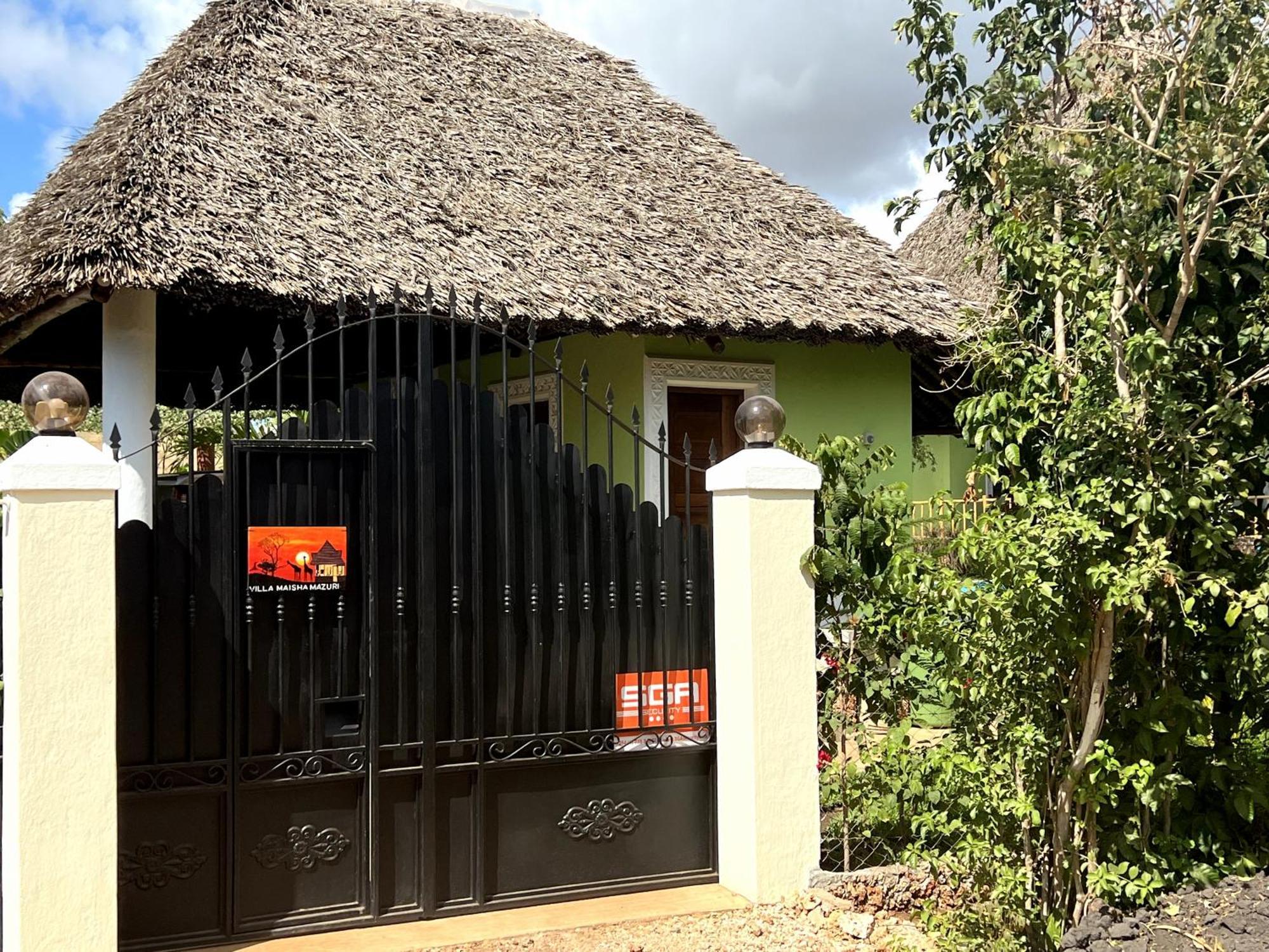 Paradiesische Villa Maisha Mazuri Mit Pool. Terrasse Und Personal Diani Beach Dış mekan fotoğraf